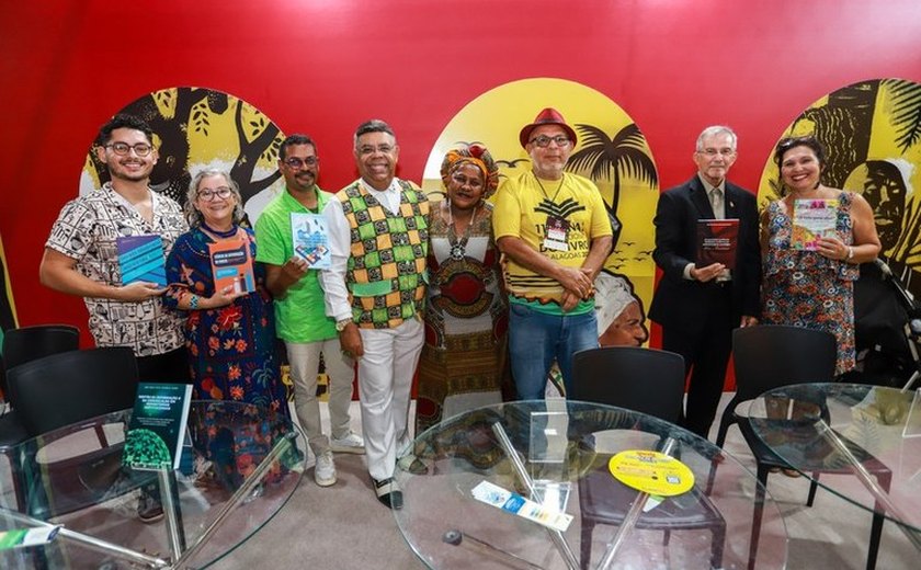 Edufal fecha Bienal com 162 obras entregues à sociedade