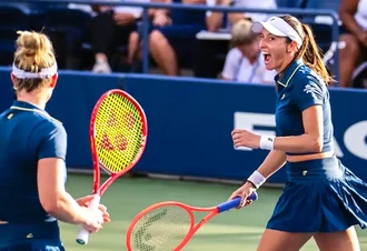 Dupla com a brasileira Luisa Stefani vence estreia no WTA de Wuhan