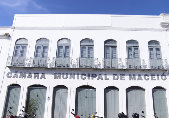 Câmara lança edital de concurso para preenchimento de 54 vagas