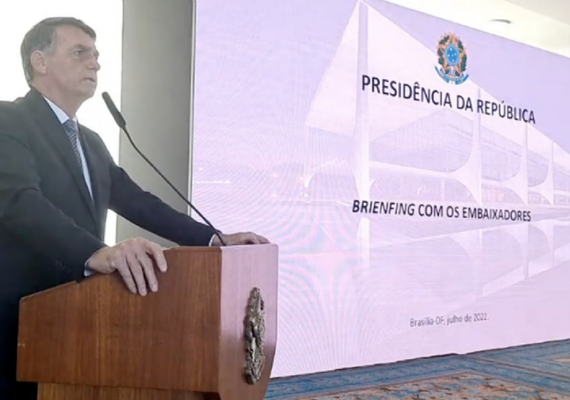 Juristas e empresários se articulam para defender sistema eleitoral contra ofensiva golpista de Bolsonaro