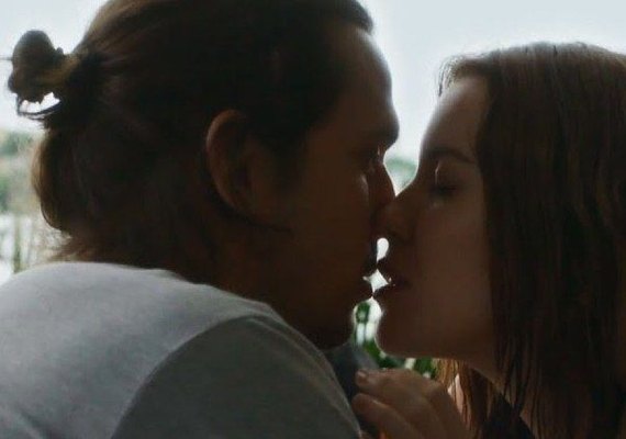 Novela 'Rock Story': Gui se declara para Júlia e os dois engatam namoro secreto