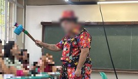 “Palhaço” invade salas da Ufal, tenta beijar alunos e caso vai parar na Polícia Civil