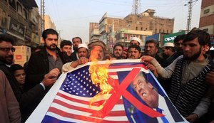 Ministro paquistanês diz que Estados Unidos são como 'amigo que sempre trai'