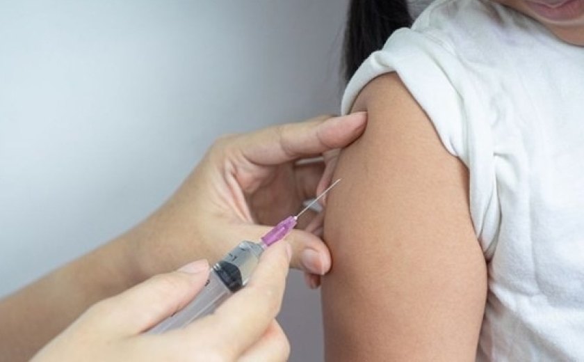 Saúde reforça vacinação contra HPV e destaca imunização para jovens de 15 a 19 anos
