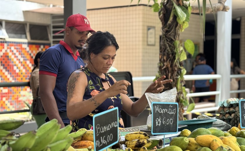 Feira orgânica reúne produtores de três municípios no Sesc Poço