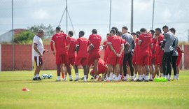 Hélio dos Anjos não deve mudar CRB contra o América-MG