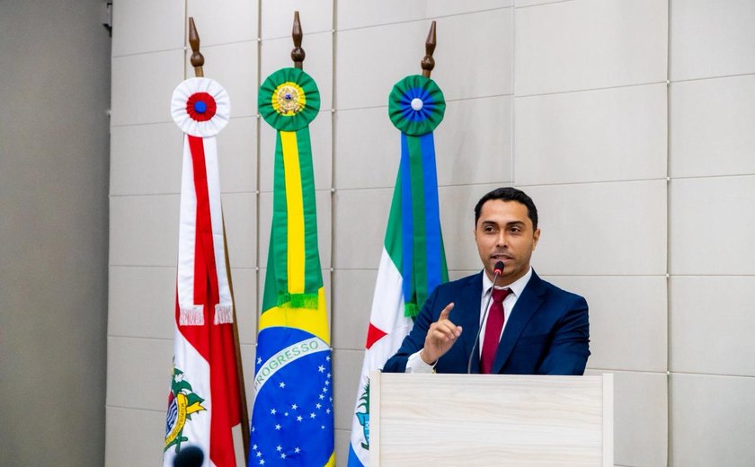 Vereador propõe projeto de lei para limitar uso de caixas de som nas praias e ônibus de Maceió