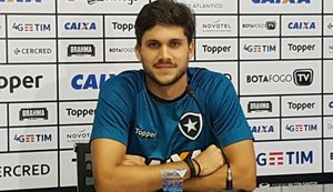 Igor Rabello confirma proposta da Europa, mas garante cabeça no Botafogo