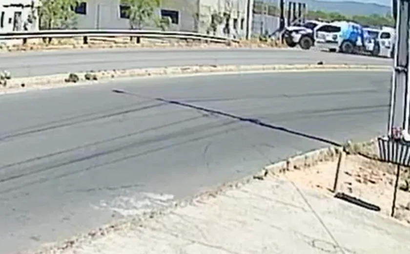 Viaturas da Guarda Municipal colidem em Delmiro Gouveia