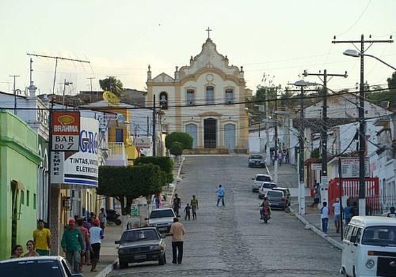 Suspeito de matar mulher que jogou soda cáustica em criança é detido em Anadia