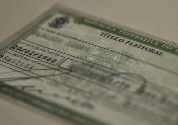 Quem completa 18 anos entre o 1º e o 2º turno das eleições deve votar?