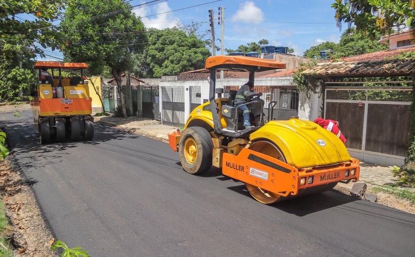 Rua Caetés recebe novo sistema de drenagem e pavimentação asfáltica