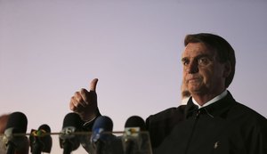 Bolsonaro anuncia veto à proibição de festa em condomínio por síndico