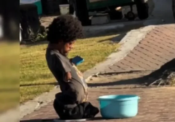 Cadeirante conhecido por vender doces é enterrado como indigente após dias sem identificação no Recife