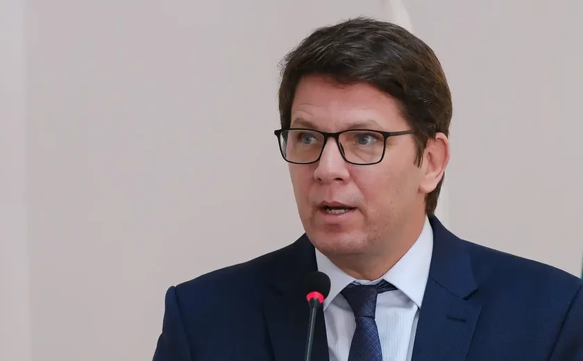 Flávio Dino aponta indícios de liderança de Mário Frias em desvio de emendas
