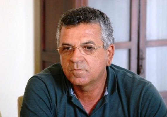 Alfredo Gaspar pede prisão e denuncia prefeito por crime de responsabilidade