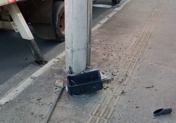 Vandalismo e furtos deixam trecho da Avenida Assis Chateaubriand sem iluminação pública