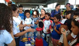 Alunas de Nutrição do Cesmac promovem a Feira Nutrisaberes