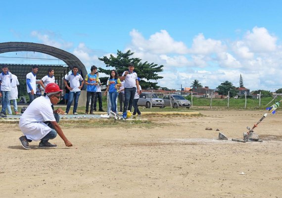 Alunos do Sesi participam de seletiva para mostra de foguetes