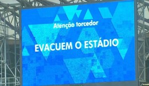 Após rebaixamento inédito, torcedores do Cruzeiro depredam Estádio do Mineirão