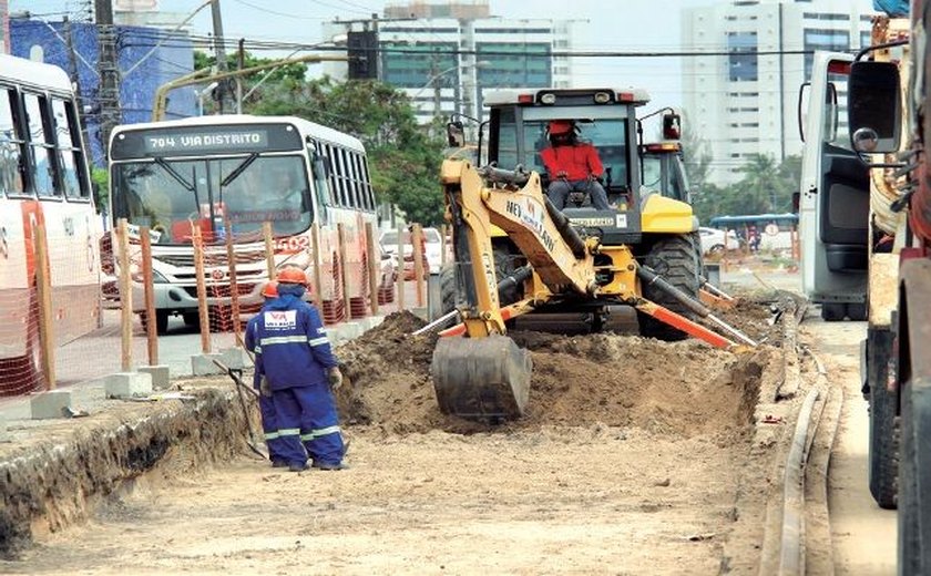 Obras do VLT em Maceió devem ficar prontas em maio do próximo ano