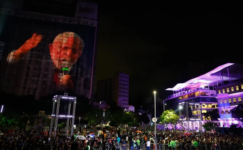 Lula promete zerar fome no país até fim do mandato