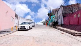 Após obras, Rua Dr. Ambrósio Lyra, no Farol, está liberada para veículos