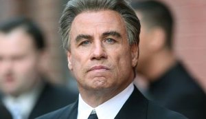 Travolta encarna o lendário mafioso em cinebiografia 'Gotti'. Confira 1º trailer