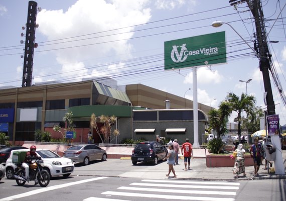 Casa Vieira abre 100 vagas de emprego para nova unidade em Shopping