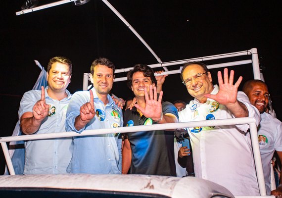 Caravanas de Daniel Barbosa mostram a força do povo agrestino