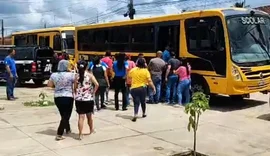 Homem armado invade creche após troca de tiros causando pânico e tumulto em São Miguel dos Campos