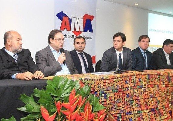 Rui Palmeira descarta disputa da presidência da AMA