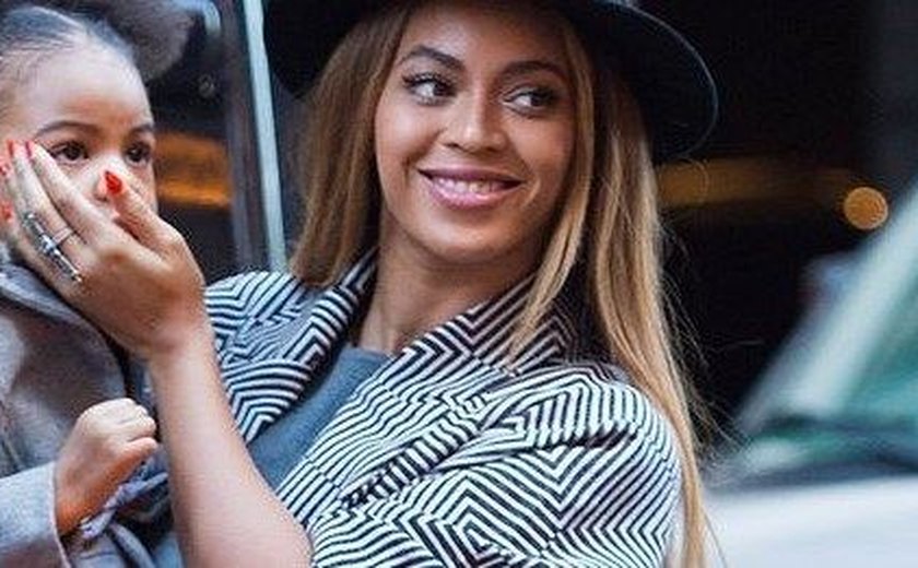 Filha de Beyoncé vai assistir ao parto dos gêmeos para não se sentir deixada de lado