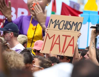 Entenda o que são 'redpill' e outros termos de ódio contra mulheres