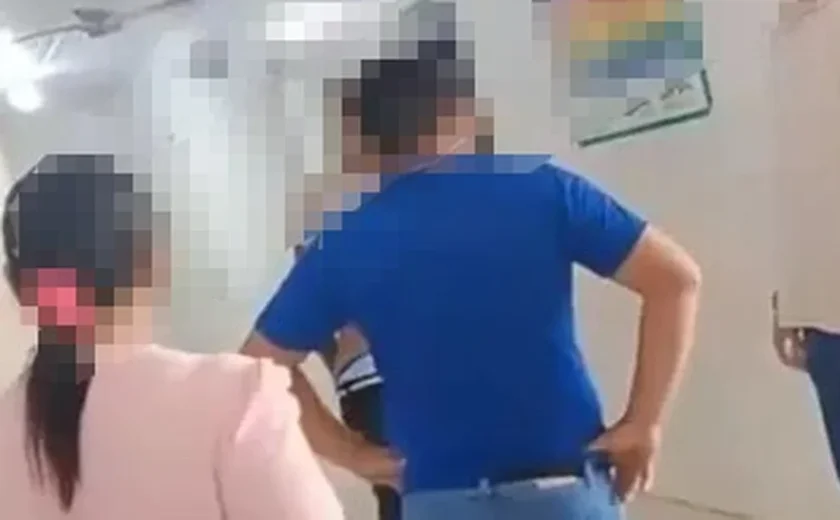Homem fica com cenoura presa no ânus e causa tumulto em unidade de saúde