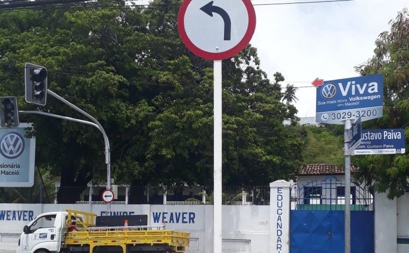 Prefeitura implanta novas sinalizações em vias de Maceió