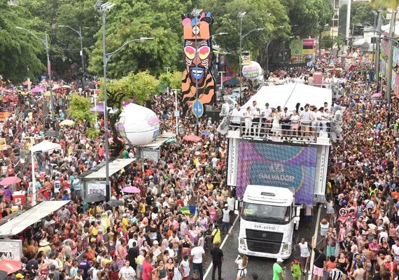 Carnaval segue como principal motor de economia criativa em Salvador, que movimenta bilhões durante o verão 2026