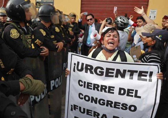 Sobe para 61 o total de mortos em protestos no Peru