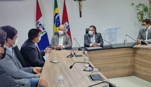 PGJ Márcio Roberto recebe nova procuradora-geral do Estado