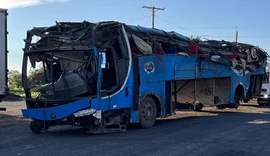 Ônibus com trabalhadores rurais tomba após pneu estourar e 6 pessoas morrem no acidente na BR-153