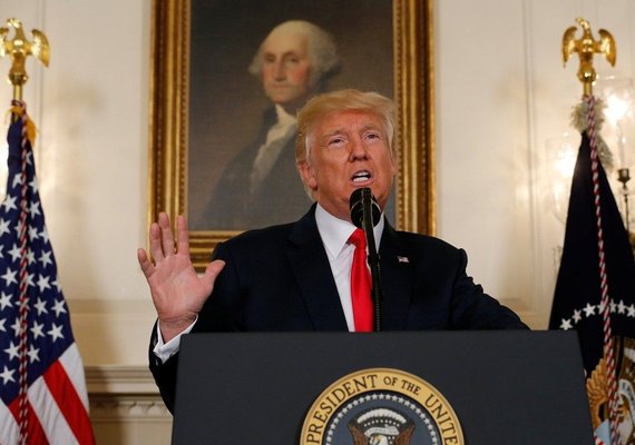 Trump chama grupos que pregam supremacia branca de 'repugnantes'