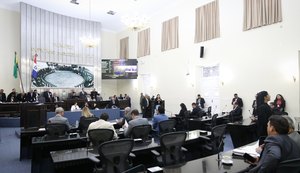 Deputados aprovam concessão de bonificação aos profissionais da Educação de Alagoas