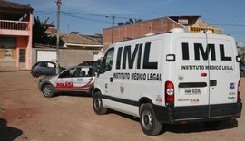 Corpo de mulher é encontrado em decomposição dentro de casa