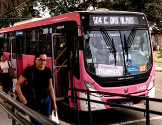 Ônibus da Mulher registra mais de 8 mil embarques na primeira semana de operação