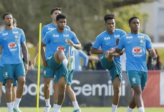 Ancelotti comanda 1º treino com grupo completo da seleção na Austrália