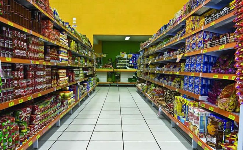 Vendas de supermercados no Brasil avançam 2,95% em novembro