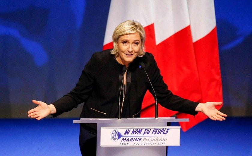 Marine Le Pen faz evento para lançar candidatura à presidência da França