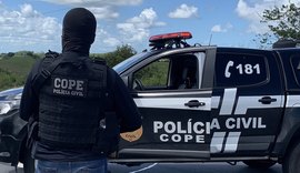 Grávida suspeita de matar mulher é procurada em Penedo