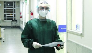 'Todos os dias me sinto desafiada em relação à Covid-19', diz médica da linha de frente