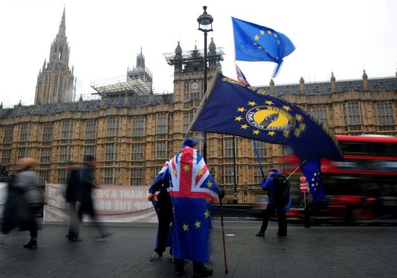 Parlamento do Reino Unido aprova pedido de prorrogação do Brexit de Theresa May à UE